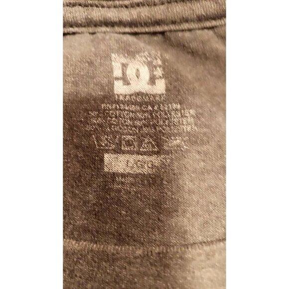 Vintage DC tees both in fair condition both size L - Picture 4 of 7